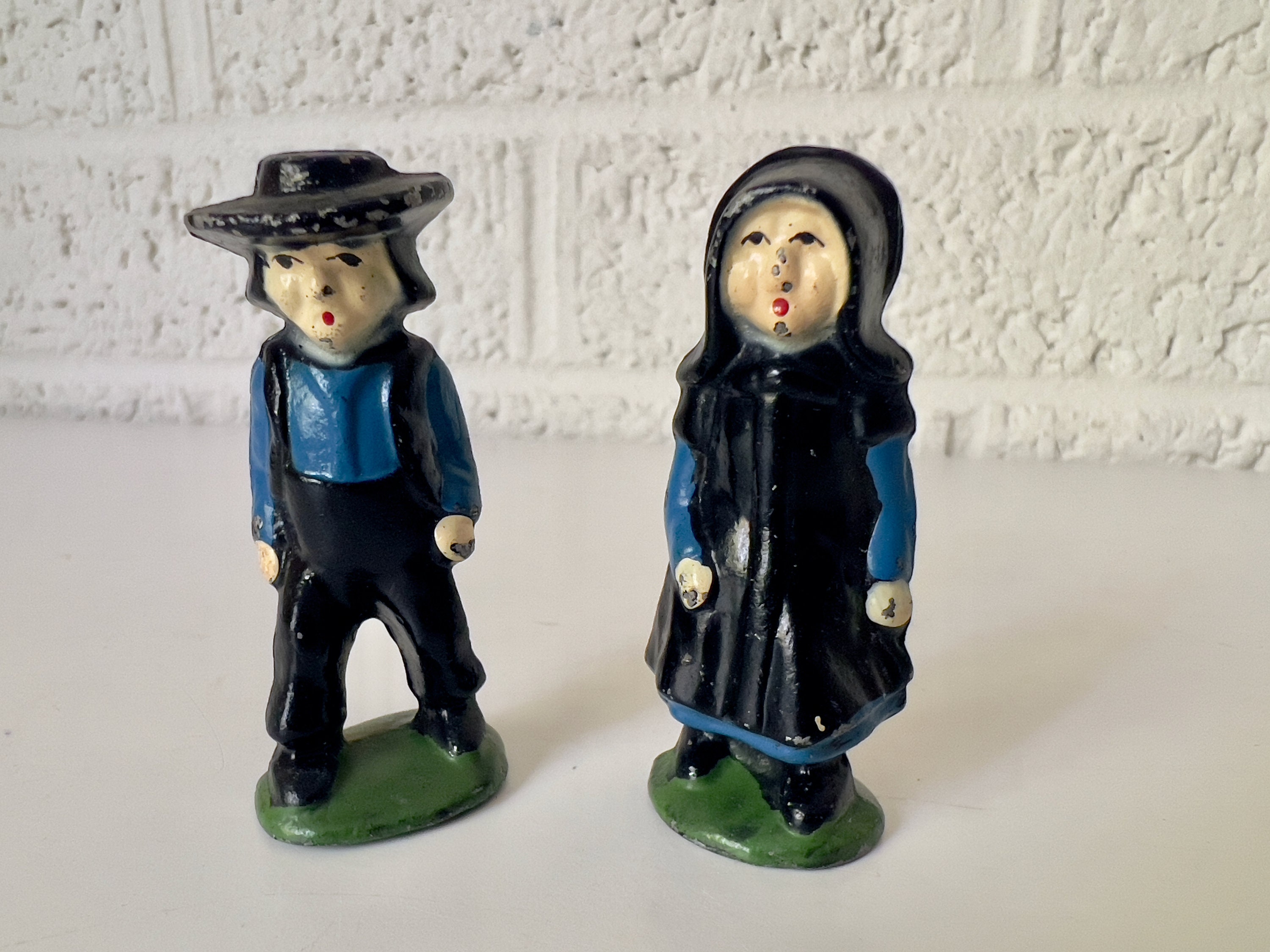 Vintage Amish Man and Woman Figurines - Etsy