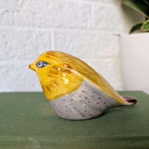 Figurka ptaka w stylu vintage | Żółty | Zięba lub inny żółty ptak