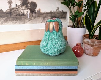 Vintage White Wash Terra Cotta Ton Birne | Keramik-Birne mit eingelegten Messingblättern