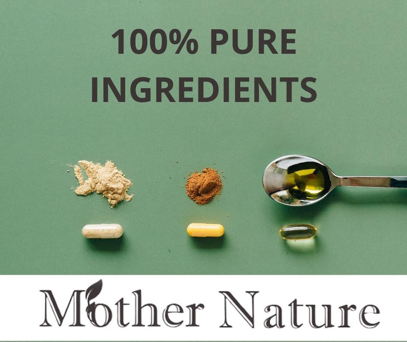 K&ouml;nnte beinhalten: Ein gr&uuml;ner Hintergrund mit dem Text "100% PURE INGREDIENTS" in Schwarz. Auf dem Hintergrund liegen vier Zutaten: ein Haufen hellbraunes Pulver, ein Haufen dunkelbraunes Pulver, eine gelbe Kapsel, eine wei&szlig;e Kapsel und ein L&ouml;ffel mit einer klaren Fl&uuml;ssigkeit. Der Text "Mother Nature" befindet sich am unteren Rand des Bildes.