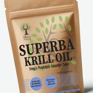 Puede incluir: Una bolsa de papel marrón con una etiqueta blanca que dice "Superba Krill Oil" en texto negro. La etiqueta también incluye el texto "Omega 3 - Fosfolípidos - Astaxantina - Colina" y "Complemento alimenticio". Hay dos círculos blancos más pequeños en la etiqueta con texto azul que dicen "Sin rellenos Sin aglutinantes Alta calidad" y "Mejor valor Fácil de tragar". La parte inferior de la etiqueta dice "Hecho en el Reino Unido".