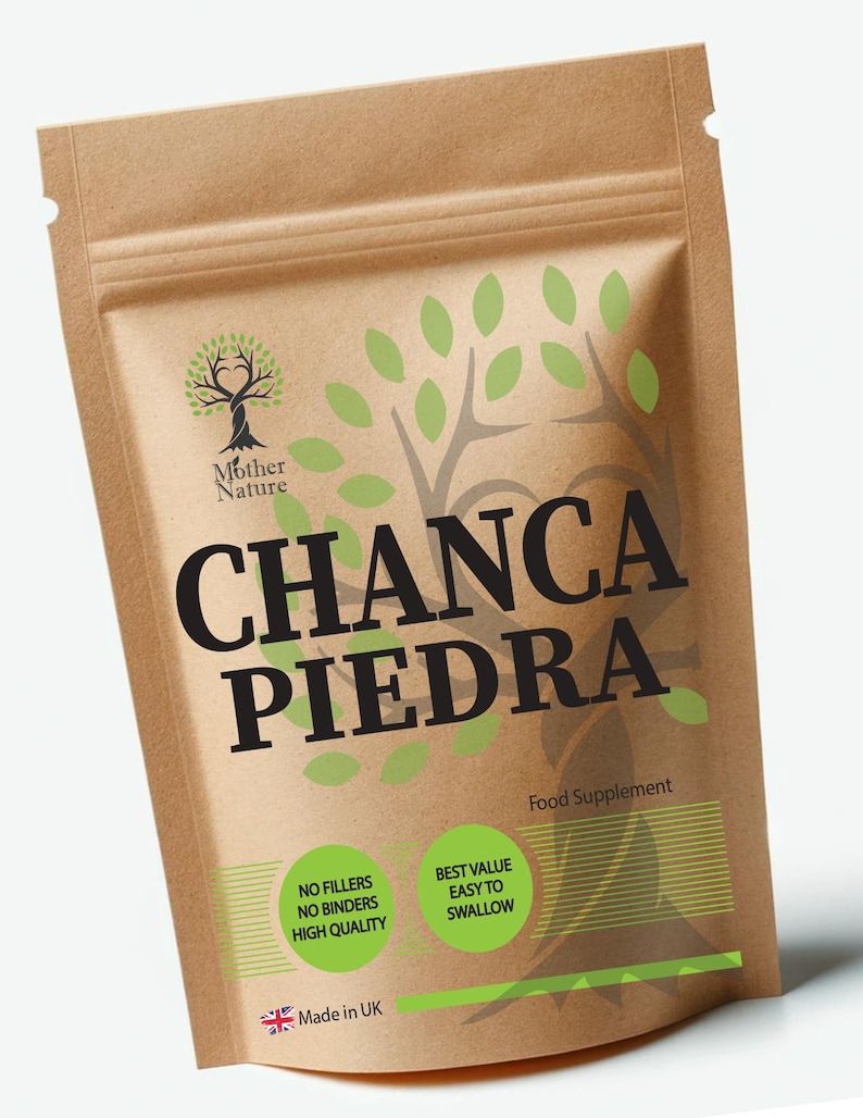 Puede incluir: Una bolsa de papel marr&oacute;n con un dise&ntilde;o de hojas verdes y el texto "Chanca Piedra" en negro. La bolsa est&aacute; etiquetada como un suplemento alimenticio e incluye el texto "Sin rellenos, Sin aglutinantes, Alta calidad" y "Mejor valor, F&aacute;cil de tragar".