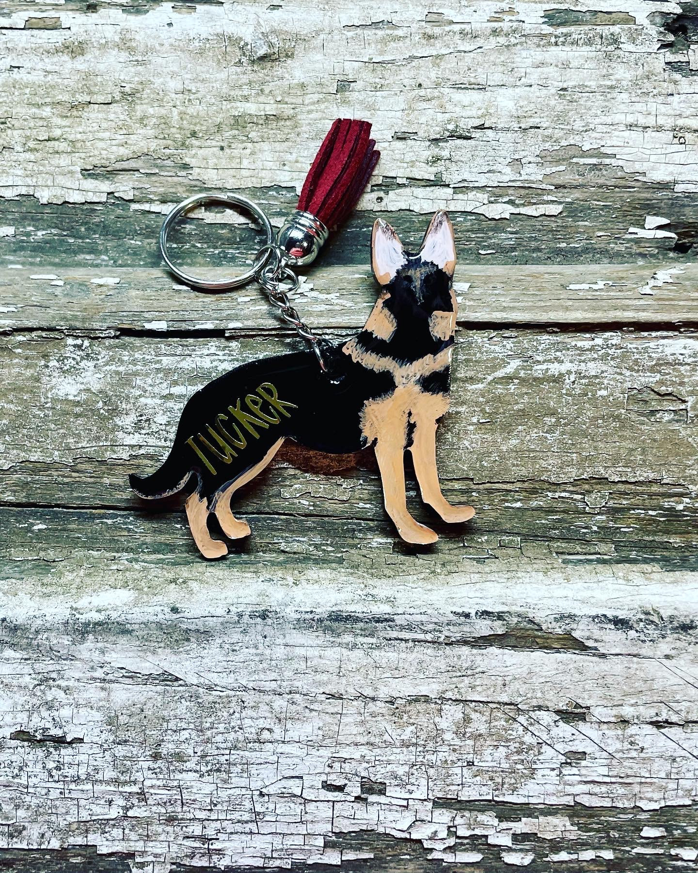 DOWAY Acrylic Dog Keychain Charm, German Shepherd Dog Key Ring Cute  Keychains Car Key Chain for Kids Adults Gift Jewelry