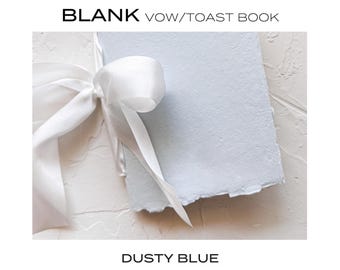 Libro de brindis/votos en blanco • Papel azul empolvado hecho a mano con cinta de seda blanca