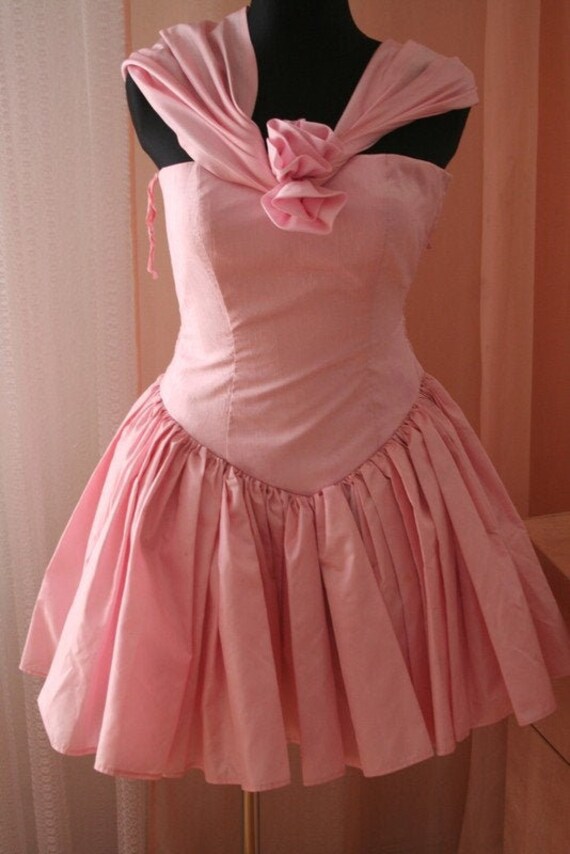 Beautiful short vintage prom dress