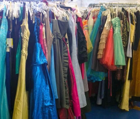 A collection of 100 beautiful prom dresses