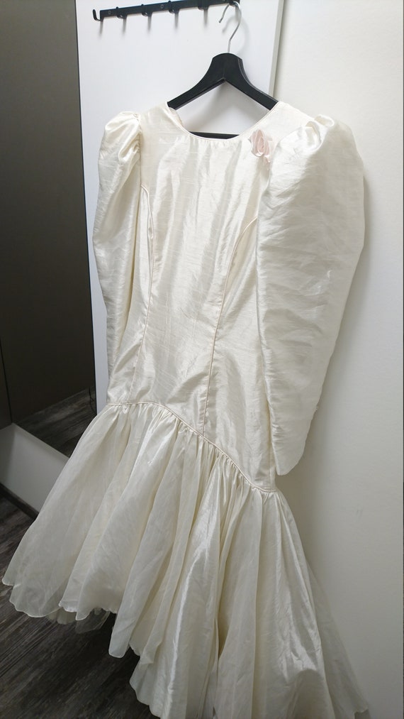 Beautiful Vintage Bridal Puff Shoulders Dress 1980