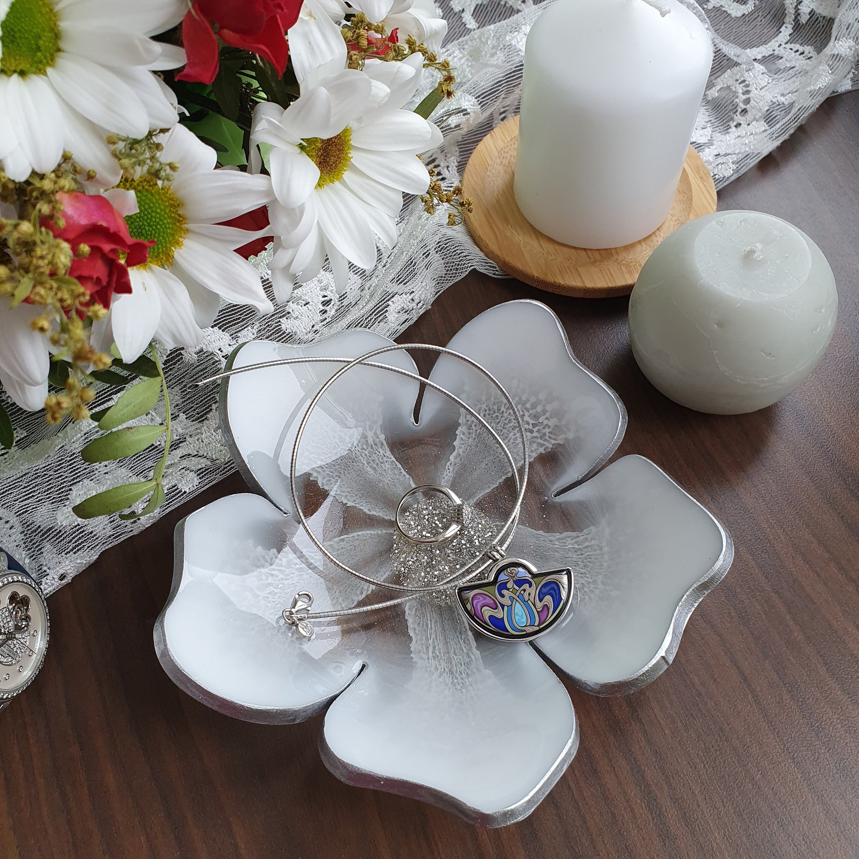 White Flower Jewelry Dish Resin Trinket Dish Geode Ring Dish Etsy