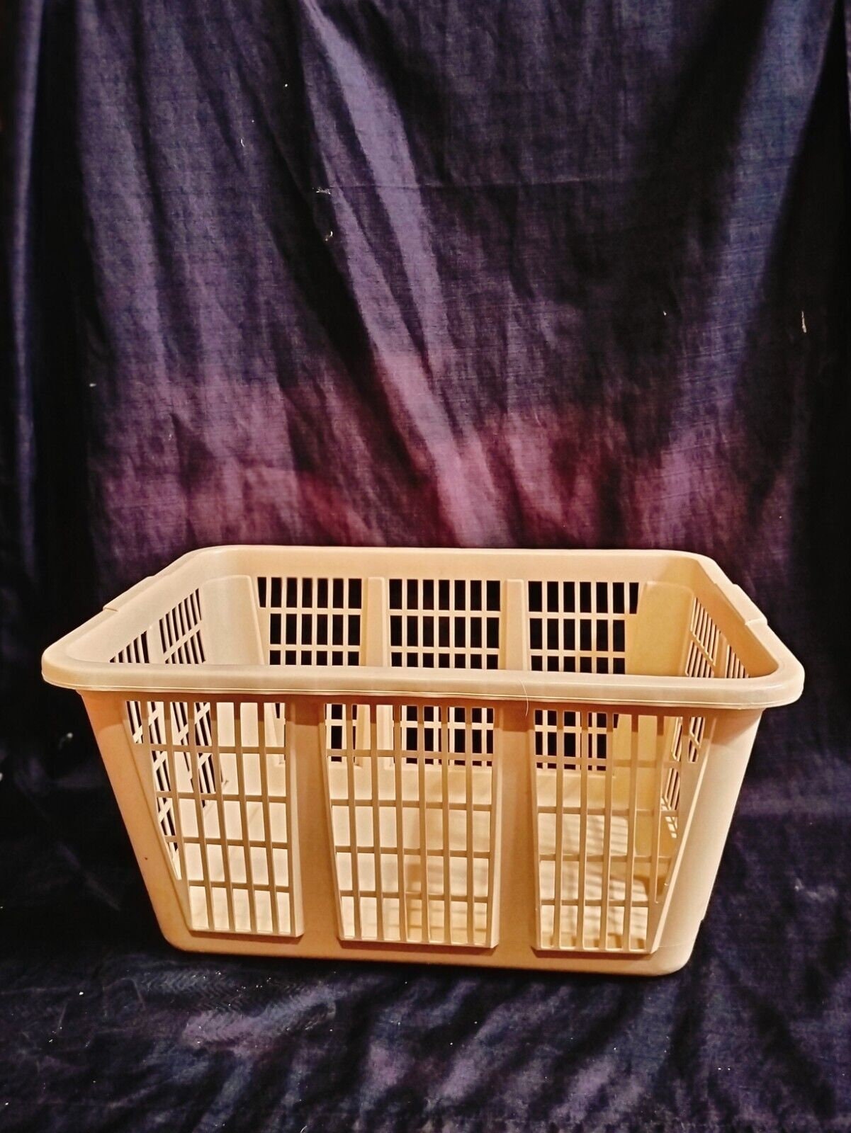 Rubbermaid Beige Laundry Basket Vintage 2965 Rectangle Clothes 22x16x1 ...