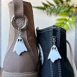 Freckled Ghost Shoe Accessory | Pull Loop Tab Boot Charm, High Top Sneaker Clip (not a pair)