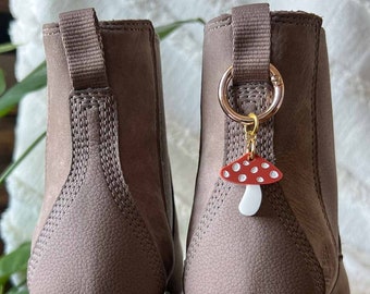 ONE Mushroom Boot Charm, Pull Loop Charm, Shoe or Bag Charms, Boot or Sneaker Clip, Acrylic Keychain Shoe Accessory (not a pair)