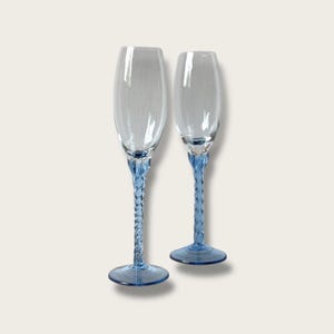 Vintage Blue Stem Champagne Flutes – Set of 2 | Twisted Glass Stem Toasting Glasses | Elegant Wedding Glassware | Retro Blue Crystal Coupes