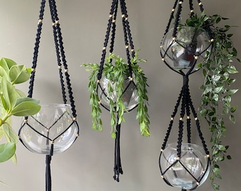 Suporte para plantas em macramê preto e dourado, suporte para plantas em macramê preto, suporte para plantas em macramê, decoração boho para casa, presente para amantes de plantas