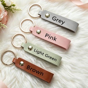 Personalised keyring, daisy beaded keyring, faux leather keyring, flower girl gift, teacher gift, birthday gift, beaded keyring image 10