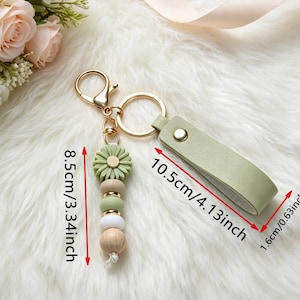 Personalised keyring, daisy beaded keyring, faux leather keyring, flower girl gift, teacher gift, birthday gift, beaded keyring image 8