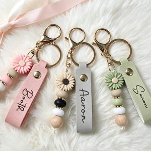 Personalised keyring, daisy beaded keyring, faux leather keyring, flower girl gift, teacher gift, birthday gift, beaded keyring image 6