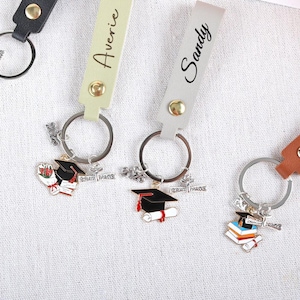Llavero de graduación personalizado, llavero de graduación, regalo para graduados, regalo de graduación universitaria, regalo de graduación para ella, promoción de 2025