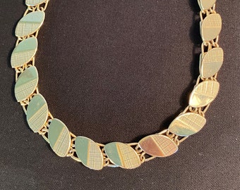 Pretty Vintage Goldtone Oval Etched Choker Necklace - Adjustable up to 15 Inches
