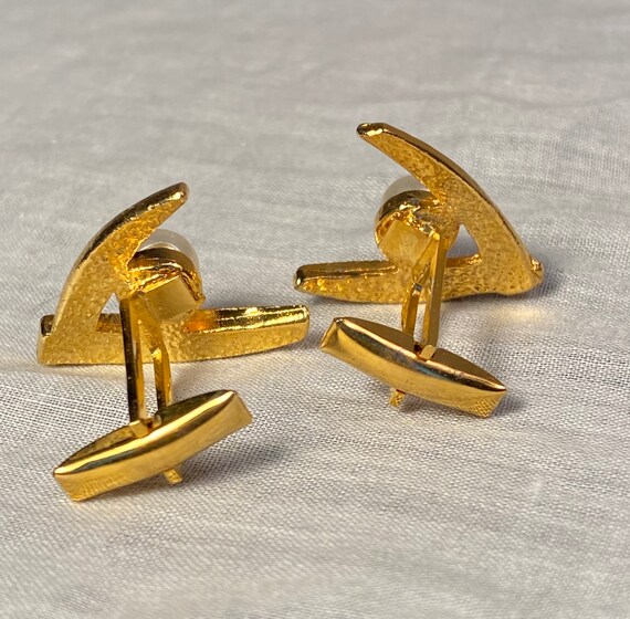 WOW - Beautiful Goldtone "V" Cuff Links with Faux… - image 4