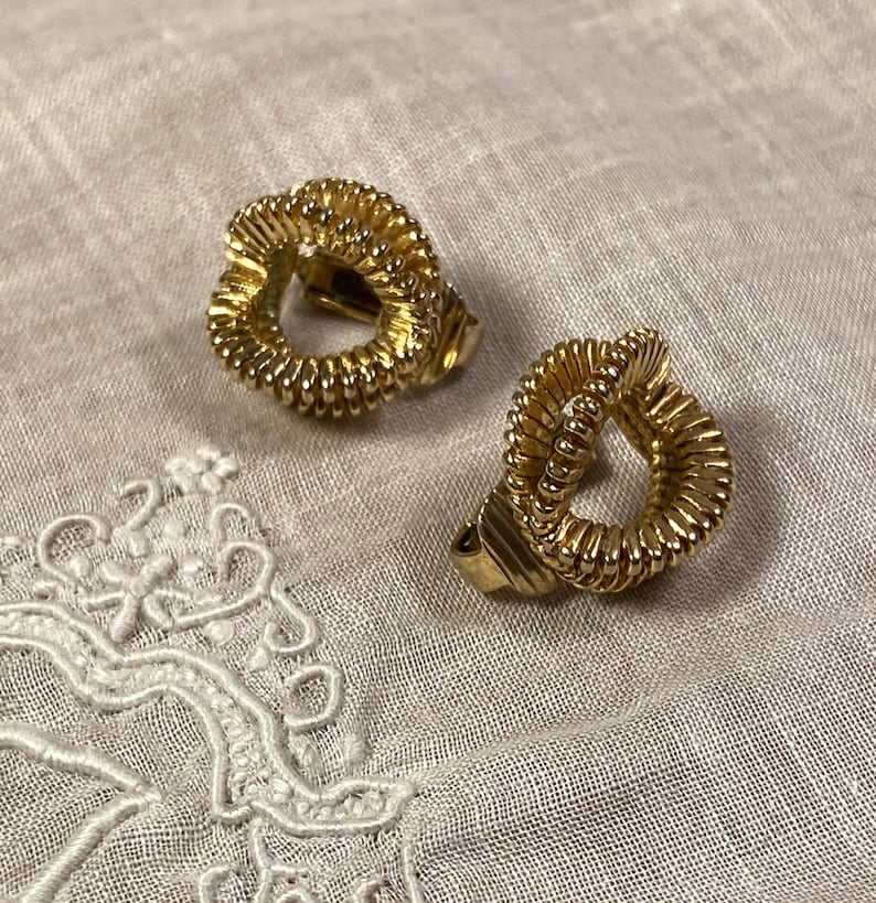 Signed Avon Goldtone Round Serrated Edge Clip Earrings