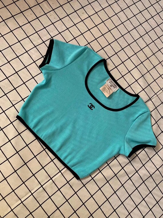 CHANEL vintage crop top tee