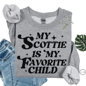 Retro Scottie Dog Mom Gildan 18000 Sweatshirt, Funny Scottish Terrier Dog Owner Crewneck, Scottie Dog Lover Sweater Gift For Dog Mom Shirt