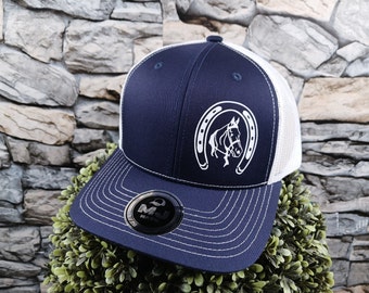 Horse Hat | Meshback Adjustable Snapback Cap | Gorra De caballo | logo hecho %100 de vinil