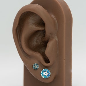 Titanium Flower Earrings, Implant Grade Titanium Studs, Push Back Earrings, Small Titanium Flower Studs, Linda's Baby