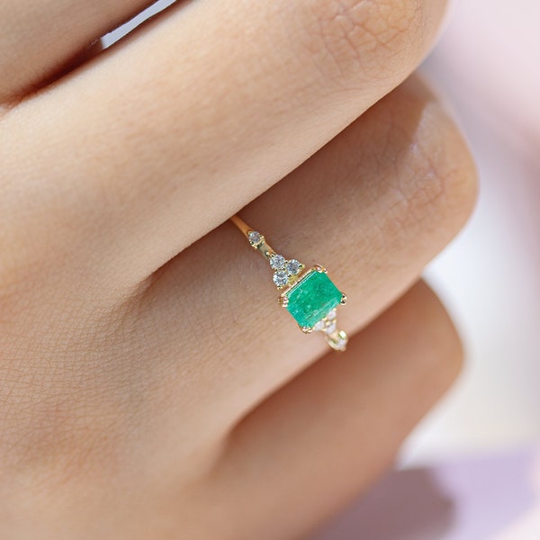 Dainty Ring,Baguette Cut Emerald with Diamond Ring,14K Yellow Solid Gold,Multi Stone Minimal Ring