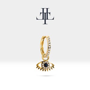Brincos Huggie delicados com design de mau-olhado, brinco pendente de safira e diamante, ouro amarelo maciço 14K, brinco com haste Eternity em micropave