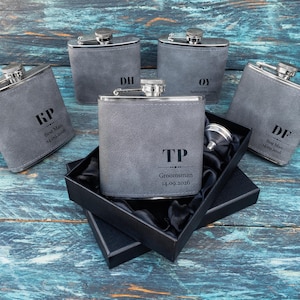 Petaca personalizada para padrinos de boda. Regalo para hombres.
