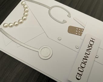 Greeting card/congratulatory card for a doctor/physician on their birthday/exam/test in white