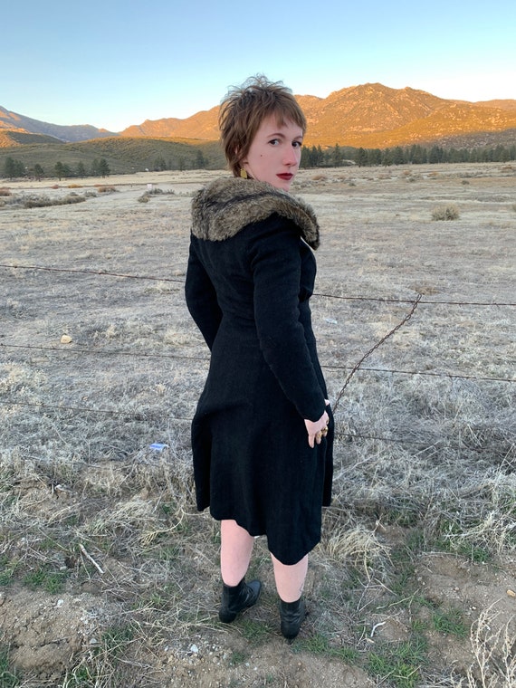 Gorgeous Vintage 1940s Vintage Black Wool Coat wi… - image 3