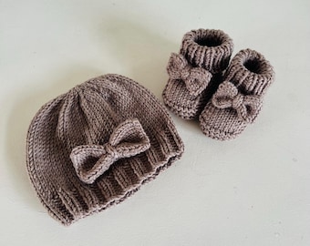 Baby Bow Booties And Beanie Hat Set PDF Knitting Pattern 0-3 & 3-6 Months Beginner Easy to Follow Pattern Download Socks Crafter Knitter