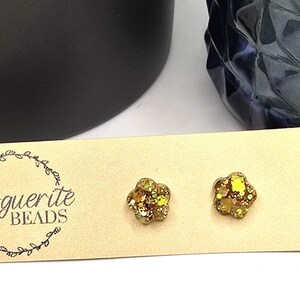 Gold Flower Studs | Flower Studs | Marguerite Beads