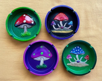 4.25&quot;  Mushroom Round Polyresin Ashtray