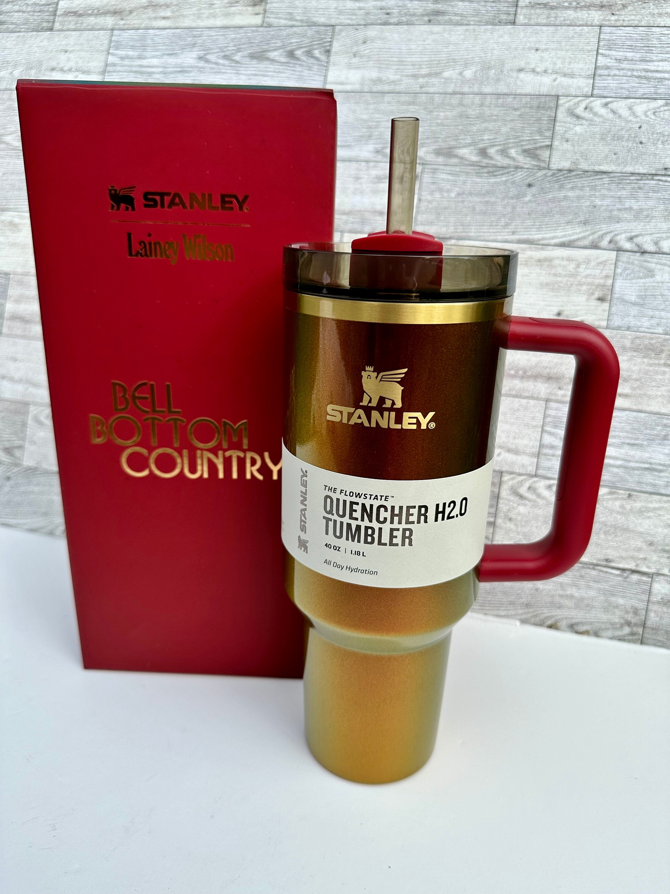 Stanley x Lainey Wilson Country Gold Quencher Tumbler H2.0 40OZ IN HAND!