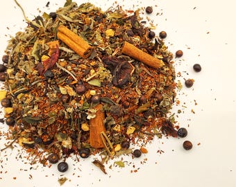 Crimson Moon Juniper Berry White Tea Blend: Juniper Berries, Raspberry Leaf, Cinnamon Sticks, & Hibiscus