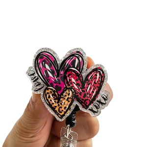 Bobine de badge triple coeur XOXO rétractable, bobine de badge coeur Saint-Valentin, jolie bobine de badge, bobine de badge interchangeable, porte-badge d'identité
