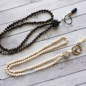 Cordón de cuentas de madera personalizado, cordón de maestro, collar de cordón de nombre, cordón de cuentas de letras, llavero de cordón con carrete de insignia retráctil