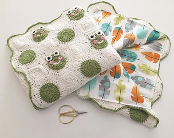 Knit Baby Blanket, Frog Figur Knitted Blanket, Custom Baby Blanket, Crochet Baby Blanket, Personalized Baby Blanket, Baby Gift, Baby Bedding