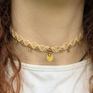 Indian macrame choker necklace • gold pendant and brass beads • boho chic • hippie style • ethnic necklace • tribal • gift idea