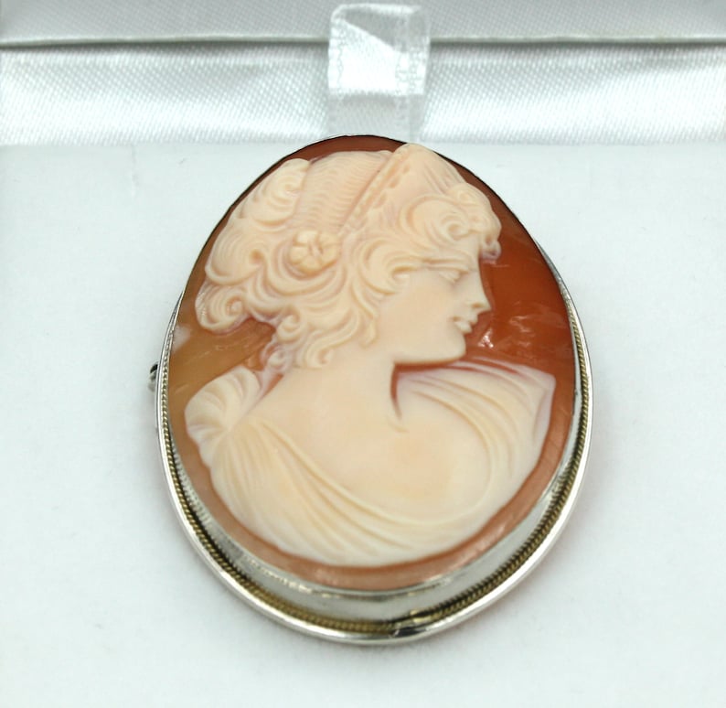 Antique Carved Shell Goddess Cameo Silver Brooch Pendant.
