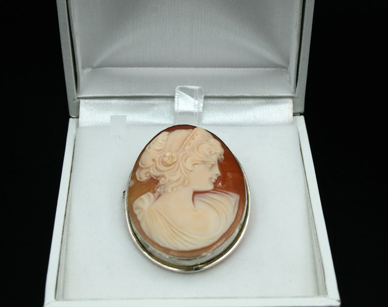 Antique Carved Shell Goddess Cameo Silver Brooch Pendant.