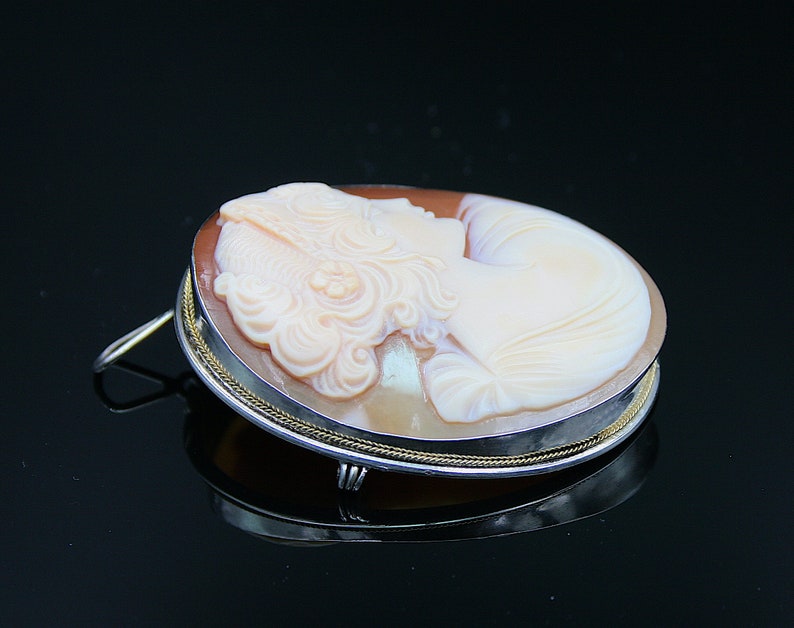 Antique Carved Shell Goddess Cameo Silver Brooch Pendant.