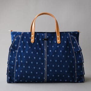 Torebka z falbanką z denimu i skórzanym uchwytem, torebka typu tote z denimu, torebka typu crossbody z jeansu, codzienna torebka damska (niebieska kropka)