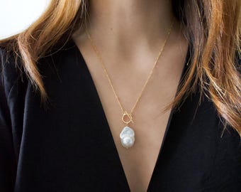 Halsband med barockpärlor i 14 karat guld: Modern vintagestil