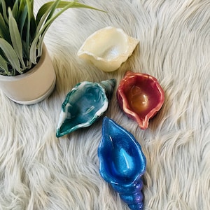 Resin Shells | Conch Shells | Jewelry Holder | Night Stand Holder | Kitchen Holder | Decor