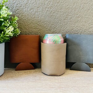 Glacière en cuir personnalisée | Refroidisseurs de boissons en cuir personnalisés | Porte-boissons | Porte-gobelet en cuir | Boissons Froides | Porte-bière |