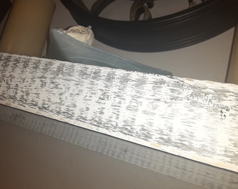 Estante de pared con corbetas, blanco angustiado